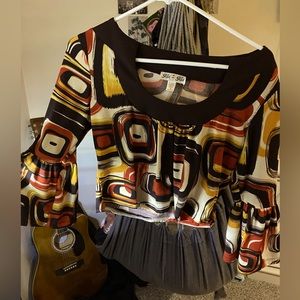 cropped flared sleeves top.